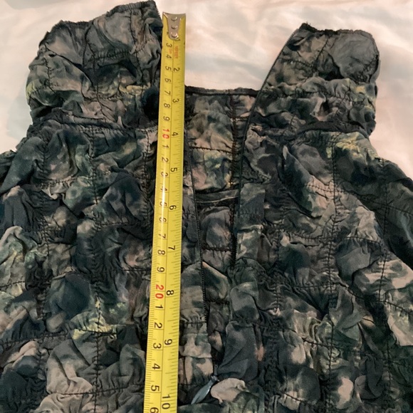 Stockholm Atelier & Other Stories Black Print stretch texture crop top sz 10 NWT - Picture 6 of 13